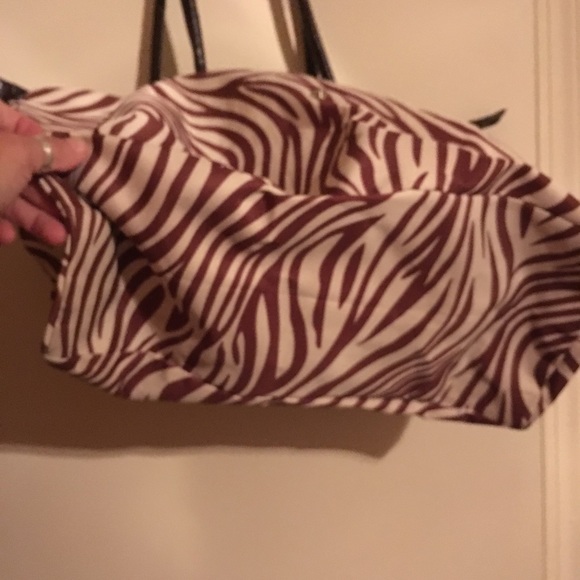 Large printed tote - Picture 4 of 4